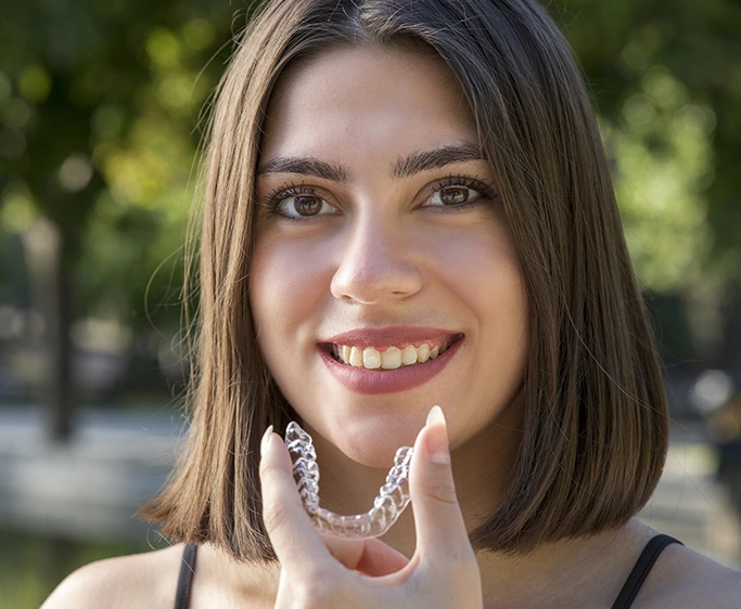 Invisible Ceramic Fixed Braces Dentists in London